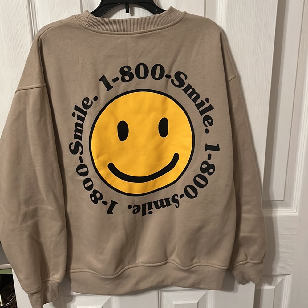 1-800-smile tan xs sweatshirt!